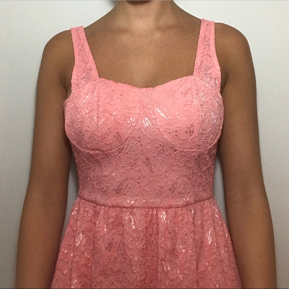 PEACH FIT AND FLARE DETAILED SKATER DRESS